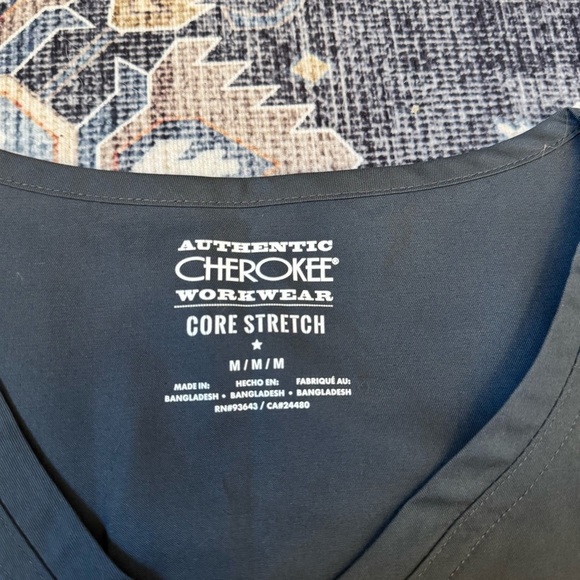 NWT Cherokee Women’s Core Stretch Scrub Top in Pewter Gray Size Medium - Picture 9 of 15